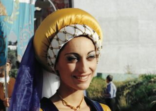 PRO LOCO TEGGIANO, LA PRINCIPESSA COSTANZA È DIVENTATA REGINA: UNA “FAVOLA NELLA FAVOLA” SCRITTA IN 30 ANNI DI STORIA