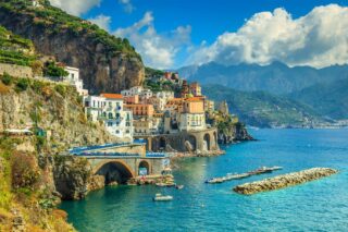  Ad Atrani un agosto ed un settembre  tra   glamour, turismo,cabaret bellezza e gusto.  Gli appuntamenti con :Sagra del pesce azzurro