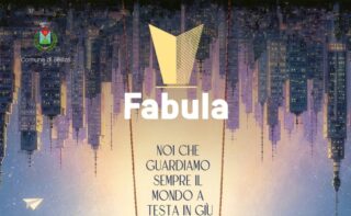 Premio Fabula, il manifesto della XVI edizione è un invito a guardare il mondo da un’altra prospettiva “Fuori dal mondo”