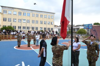 A Salerno l’Esercito e studenti insieme per l’alzabandiera