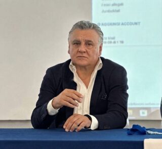 Bus Sita fermati dalla Municipale a Giffoni Valle Piana, studenti in ritardo a scuola: la protesta dell’Ugl